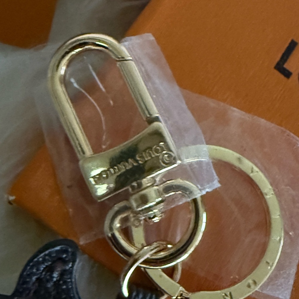 Louis Vuitton- BNIB Full Inclusion Black and Brown Monogram Bull Keychain - Picture 3 of 8